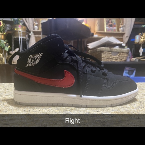 Air Jordan Retro 1 - Picture 5 of 7